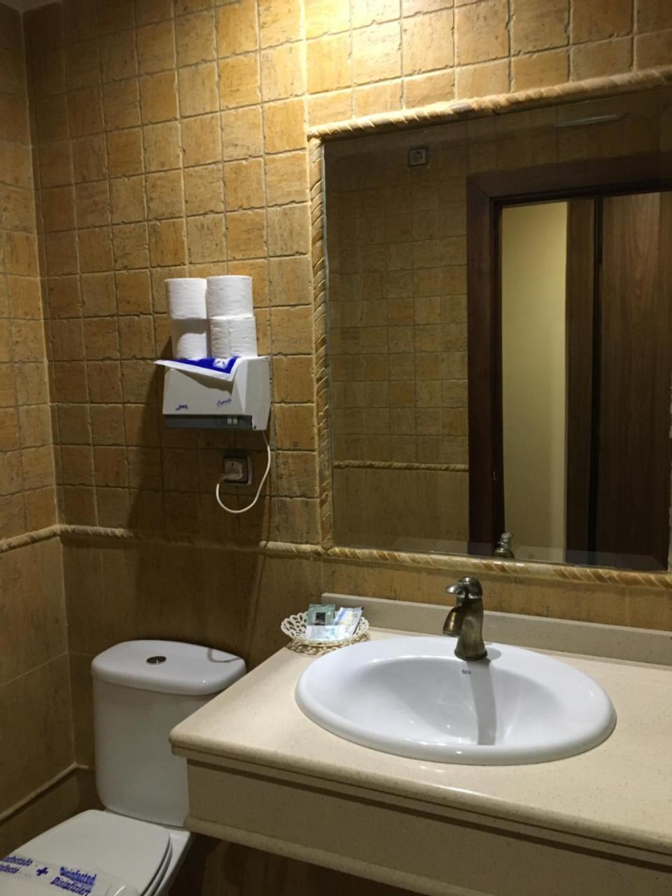 Hostal Meson Arboleas Zewnętrze zdjęcie