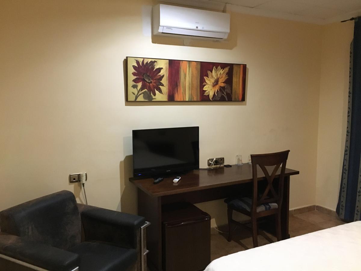 Hostal Meson Arboleas Zewnętrze zdjęcie